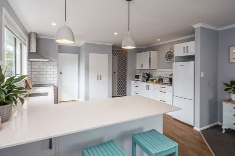 Photo of property in 2 Konini Grove, Raumati Beach, Paraparaumu, 5032