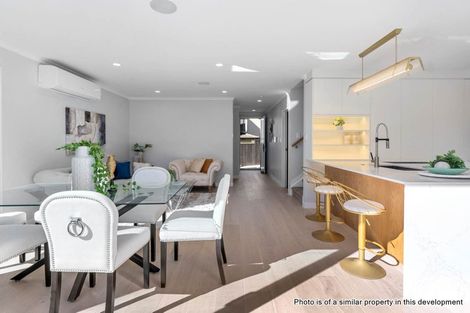 Photo of property in 123b Forrest Hill Road, Forrest Hill, Auckland, 0620