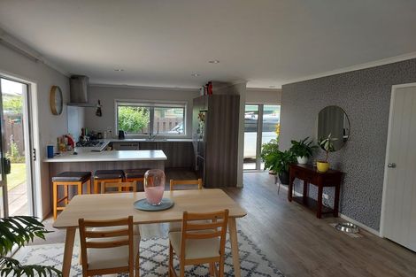 Photo of property in 122b Clevedon Road, Papakura, 2110