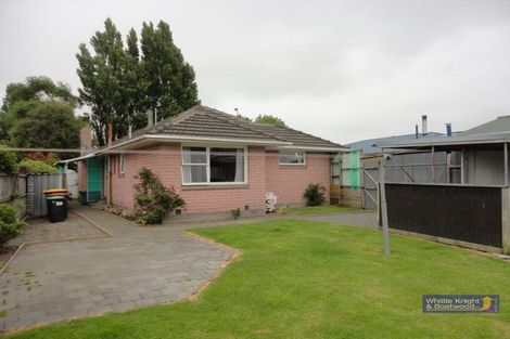Photo of property in 120 Grimseys Road, Redwood, Christchurch, 8051