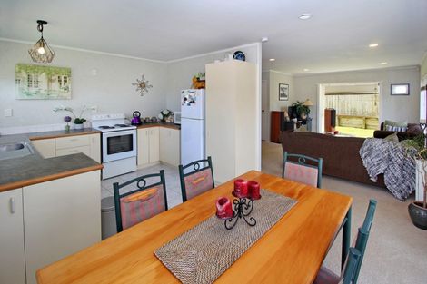 Photo of property in 2/7 Zurich Place, Weymouth, Auckland, 2103