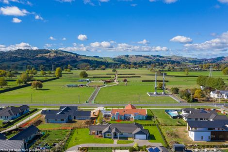 Photo of property in 33 Baxter Michael Crescent, Cambridge, 3434