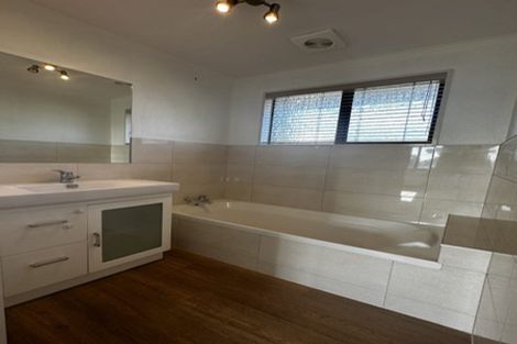 Photo of property in 2/33 Golf Road, Mount Maunganui, 3116