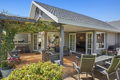 Photo of property in 15 Pukekura Place, Taradale, Napier, 4112