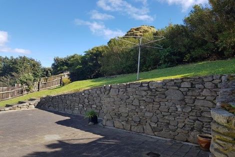 Photo of property in 9 Gloaming Hill, Titahi Bay, Porirua, 5022