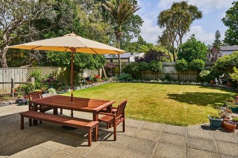 Photo of property in 3 Nikau Grove, Woburn, Lower Hutt, 5010