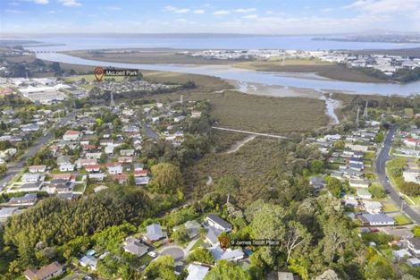 Photo of property in 9 James Scott Place, Te Atatu South, Auckland, 0602