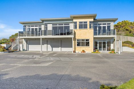 Photo of property in 10 Rangimaarie Crescent, Snells Beach, 0920
