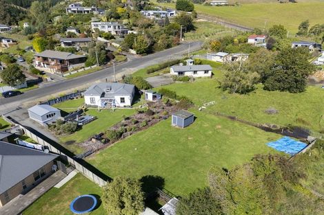 Photo of property in 10 Sandown Street, Waihola, Milton, 9073