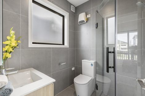 Photo of property in 24 Woven Place, Karaka, Papakura, 2113