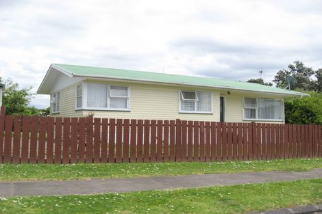 Photo of property in 15 Kemble Close, Mangere, Auckland, 2022