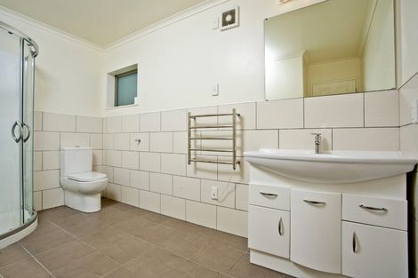 Photo of property in 112 San Marino Drive West, Henderson, Auckland, 0612
