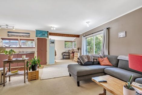 Photo of property in 19 Maraetai Place, Port Waikato, Tuakau, 2695