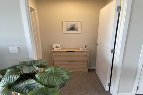 Photo of property in 31 Discovery Place, Marfell, New Plymouth, 4310