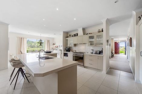 Photo of property in 35 Hobbs Road, Matakatia, Whangaparaoa, 0930