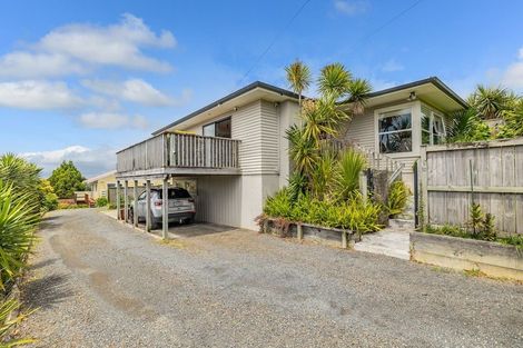 Photo of property in 2/50 Manuka Road, Glenfield, Auckland, 0629