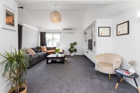 Photo of property in 2/249 Taradale Road, Pirimai, Napier, 4112