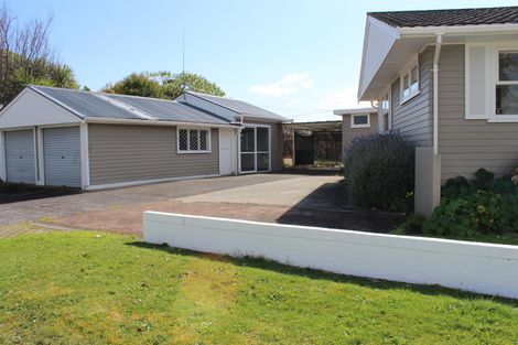 Photo of property in 34 Lincoln Road, Henderson, Auckland, 0610