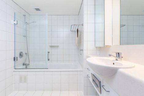 Photo of property in Scotia Tower Apartments, 8a/8 Scotia Place, Auckland Central, Auckland, 1010