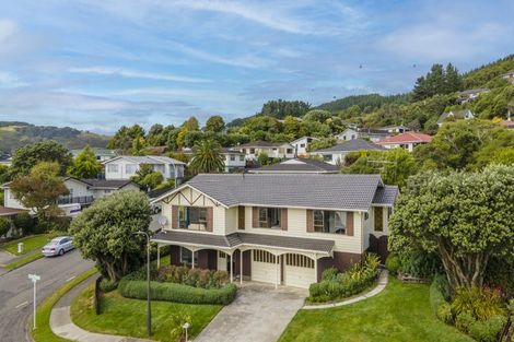 Photo of property in 1 Brasenose Place, Tawa, Wellington, 5028