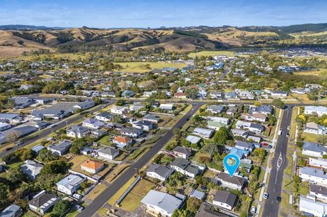 Photo of property in 38 Puriri Street, Helensville, 0800