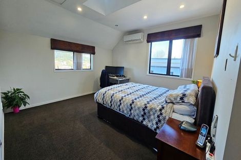 Photo of property in 19a Crystal Avenue, Glendene, Auckland, 0602