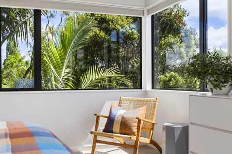 Photo of property in 25a Barron Drive, Green Bay, Auckland, 0604