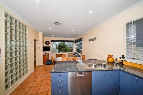 Photo of property in 8 Barrett Street, Westown, New Plymouth, 4310