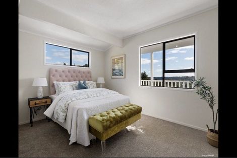 Photo of property in 1/324 Glenfield Road, Glenfield, Auckland, 0629