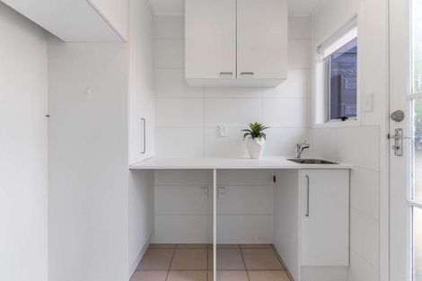 Photo of property in 1/17 Bain Place, Bucklands Beach, Auckland, 2014