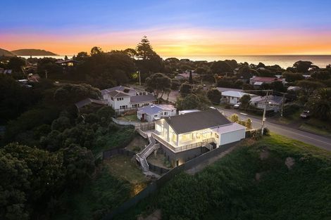 Photo of property in 76 Tilley Road, Paekakariki, 5034