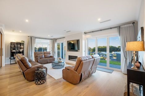 Photo of property in 6 Rushden Rise, Westmorland, Christchurch, 8025