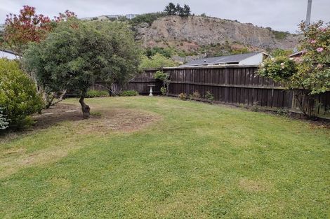 Photo of property in 1 Raekura Place, Redcliffs, Christchurch, 8081