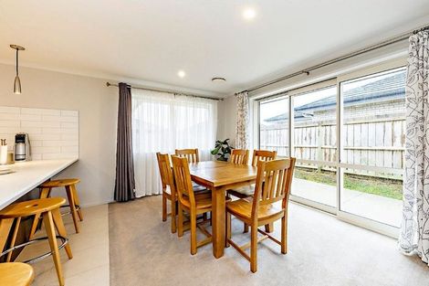 Photo of property in 3 Rohea Place, Opaheke, Papakura, 2113