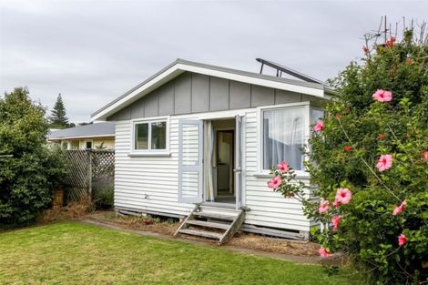 Photo of property in 6 Buckland Place, Spotswood, New Plymouth, 4310