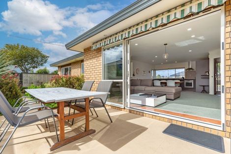 Photo of property in 26 Duke Street, Levin, 5510