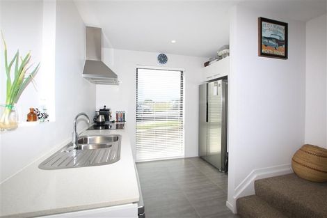 Photo of property in 2/10 Silver Moon Road, Albany Heights, Auckland, 0632