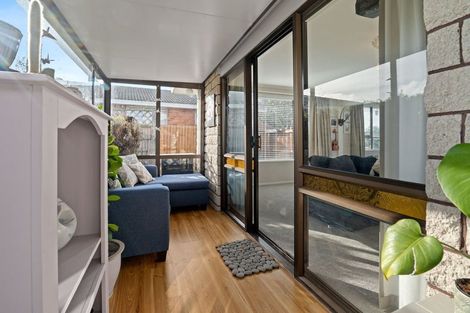 Photo of property in 1a James Condon Place, Redwood, Christchurch, 8051