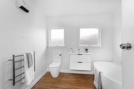 Photo of property in 33 Glenrowan Avenue, Avondale, Christchurch, 8061