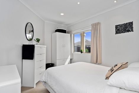 Photo of property in 18 Saint Clair Place, Papamoa Beach, Papamoa, 3118