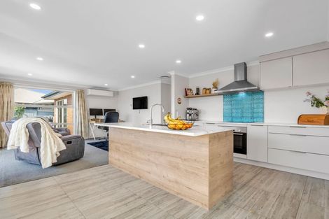 Photo of property in 23 Kotiate Street, Papamoa Beach, Papamoa, 3118