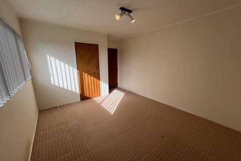 Photo of property in 1 Kincraig Place, Highland Park, Auckland, 2010