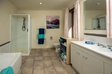 Photo of property in 14 Ranui Street, Waikawa, Picton, 7220