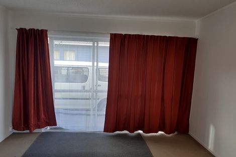 Photo of property in 1/192 Onepu Road, Lyall Bay, Wellington, 6022