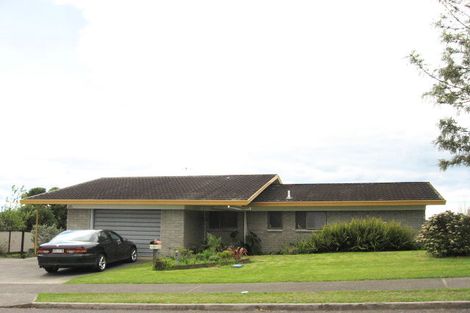 Photo of property in 10 Cumberland Crescent, Welcome Bay, Tauranga, 3112