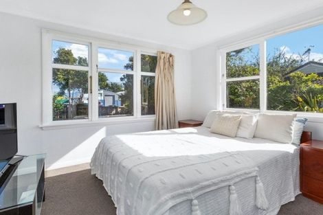 Photo of property in 32 Hinemoa Street, Paraparaumu, 5032