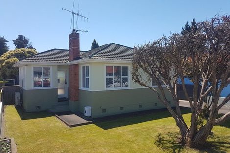 Photo of property in 30 Hadfield Crescent, College Estate, Whanganui, 4500