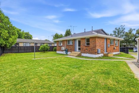 Photo of property in 53 Oakfield Crescent, Pukete, Hamilton, 3200