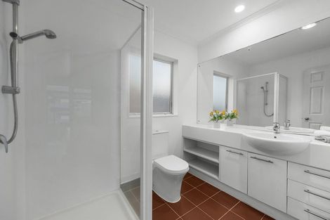 Photo of property in 8 William Woods Court, Flat Bush, Auckland, 2016