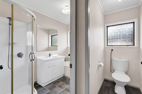 Photo of property in 87 Heta Road, Highlands Park, New Plymouth, 4312